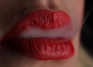 Smoking E-Cigarettes & Popcorn Lung Linked