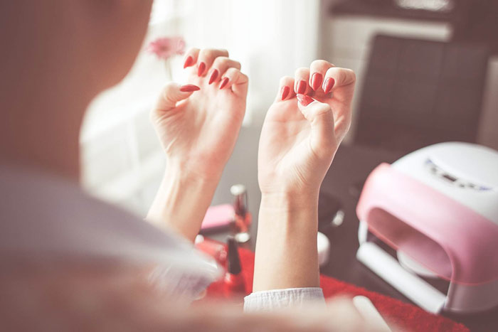 nails-beauty-makeup-woman-hands-nails2