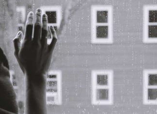 8 Physical Symptoms of Loneliness